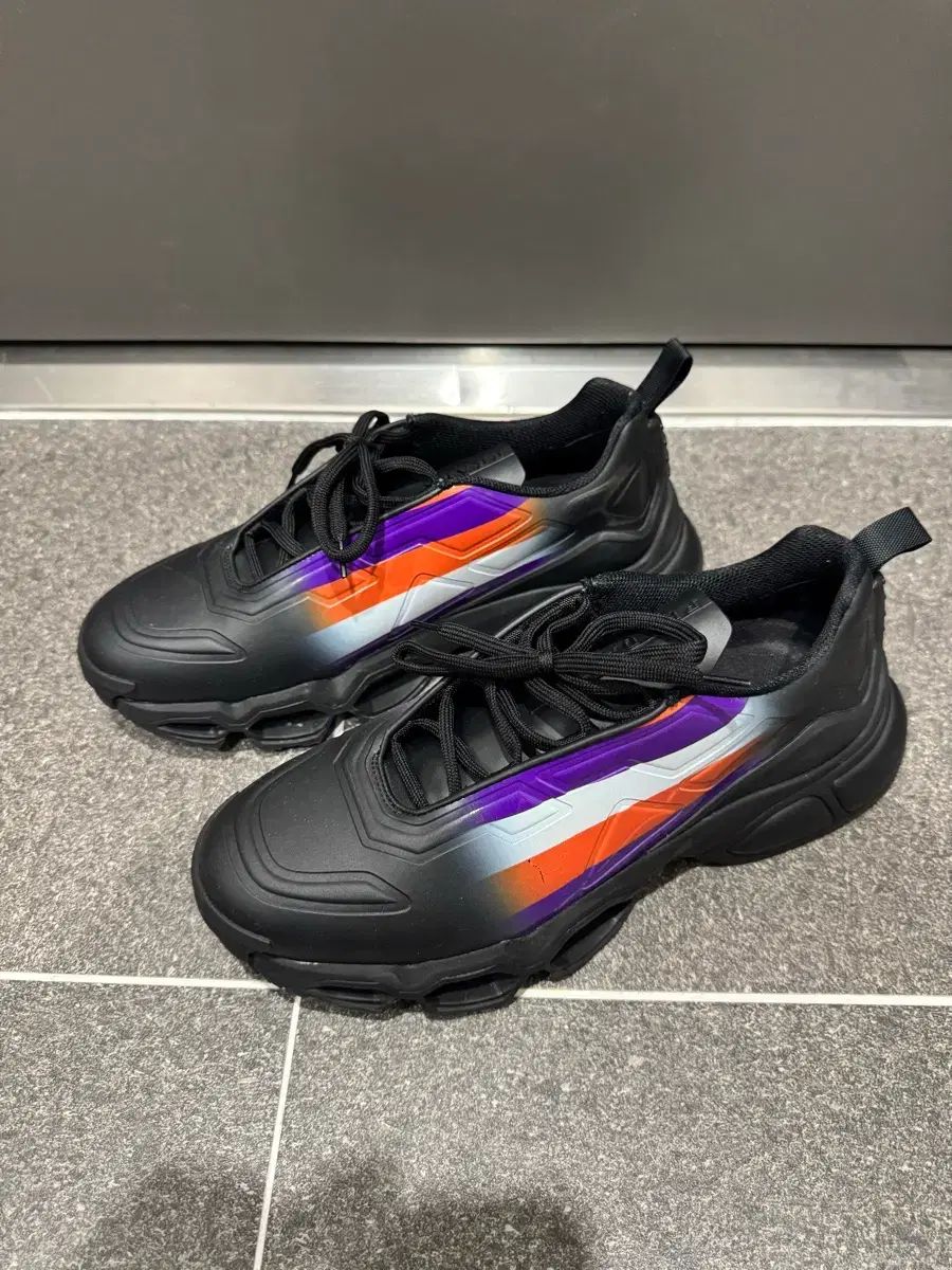 PRADA ブラック スニーカー メンズ シューズ 7