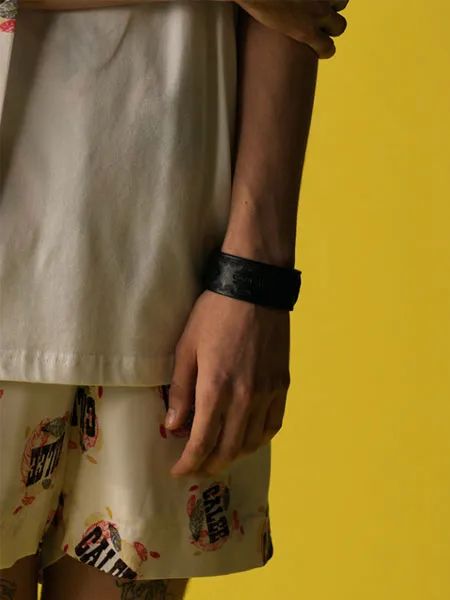 CALEE レザーバングル - メルカリ