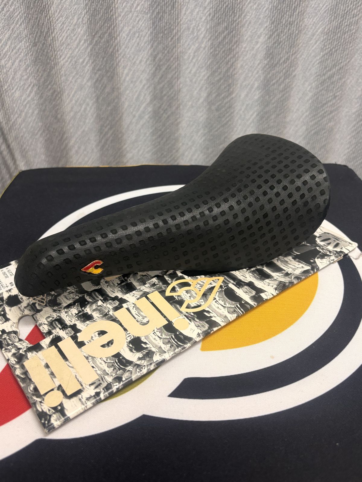 チネリ CINELLI Volare（ボラーレ）サドル ブラックテクスチャード