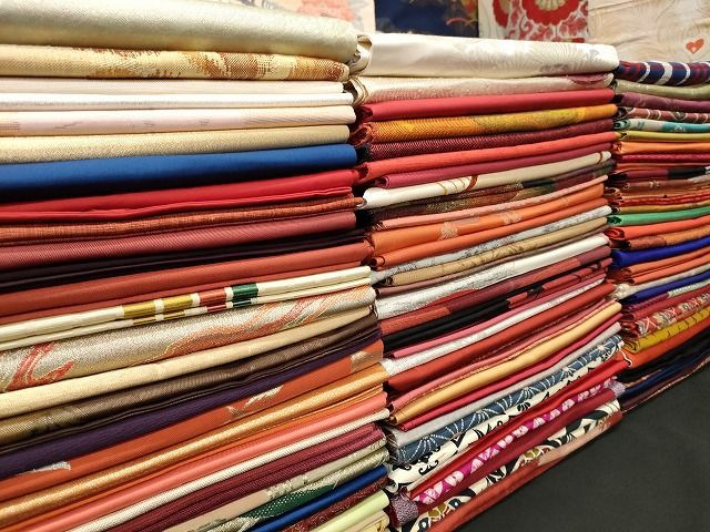 名古屋帯 まとめて100点 孔雀羽 蝶 花柄 宝相華 吉野間道 手描き 駒刺繍 金銀糸 など ♥品あり 全て正絹 se 3945