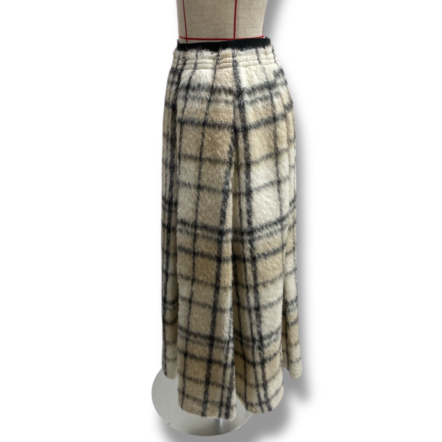 ブラック アイボリー