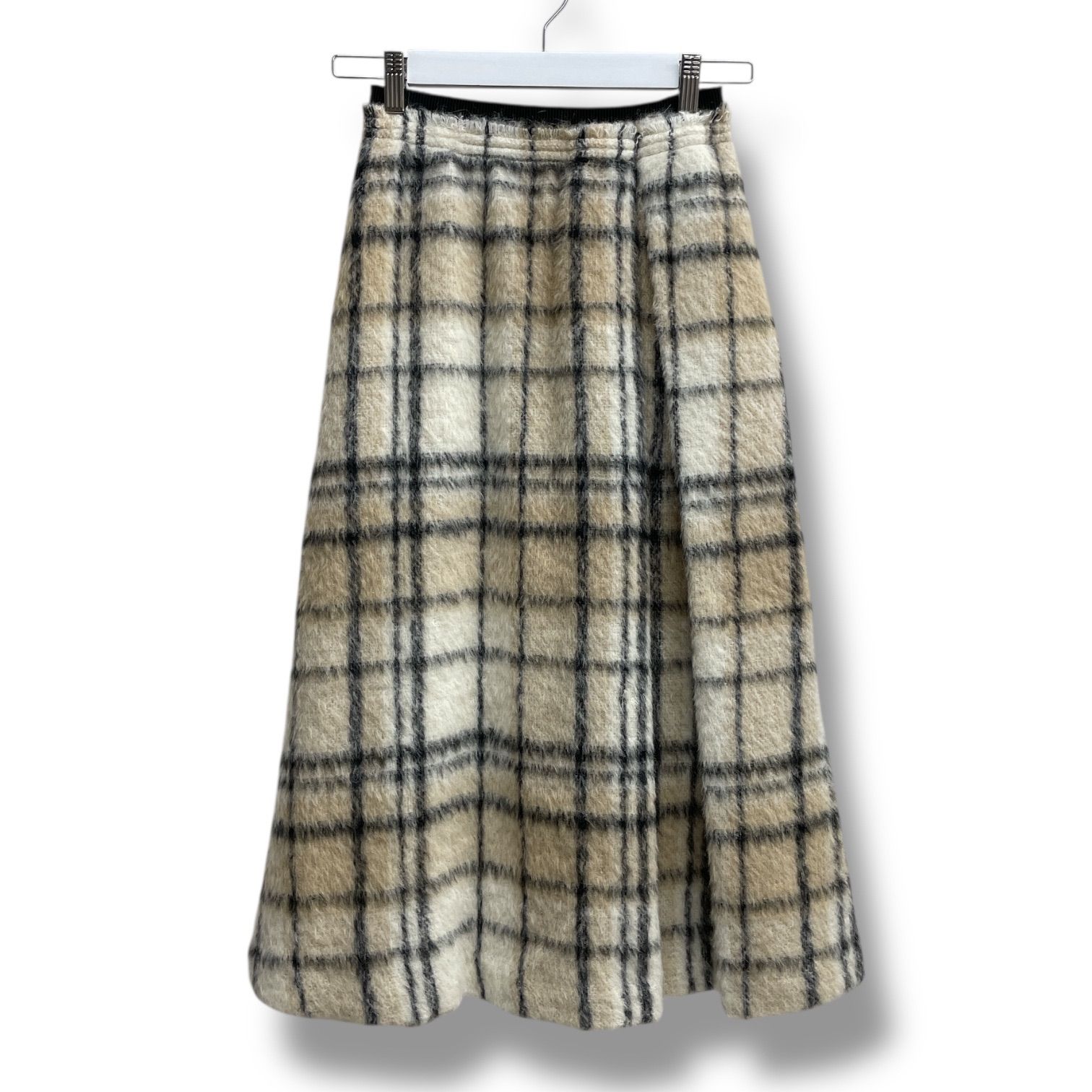 ベージュ ブラック