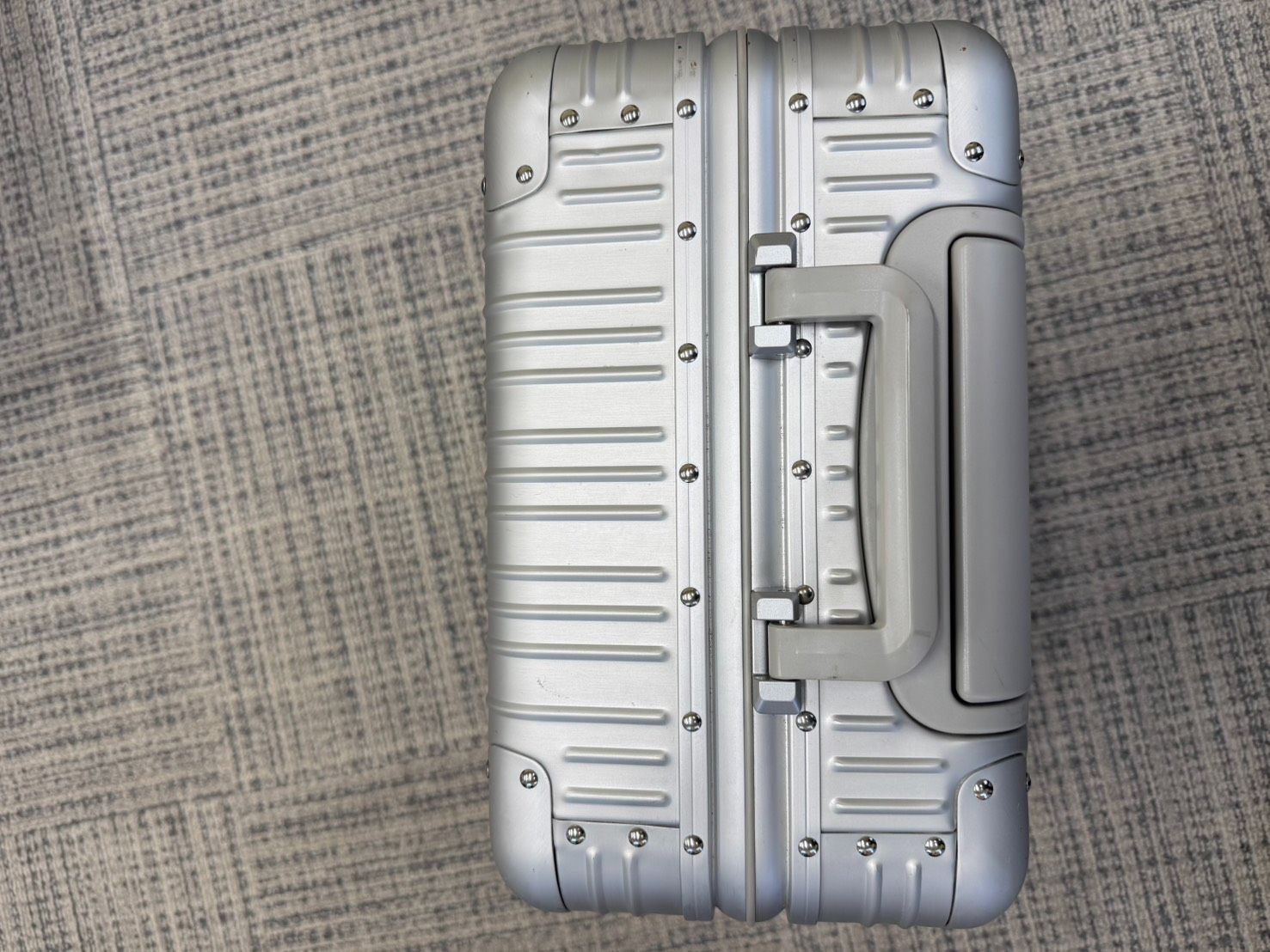 ☆メルセデスベンツ スーツケース シルバーキャリーケース - メルカリ