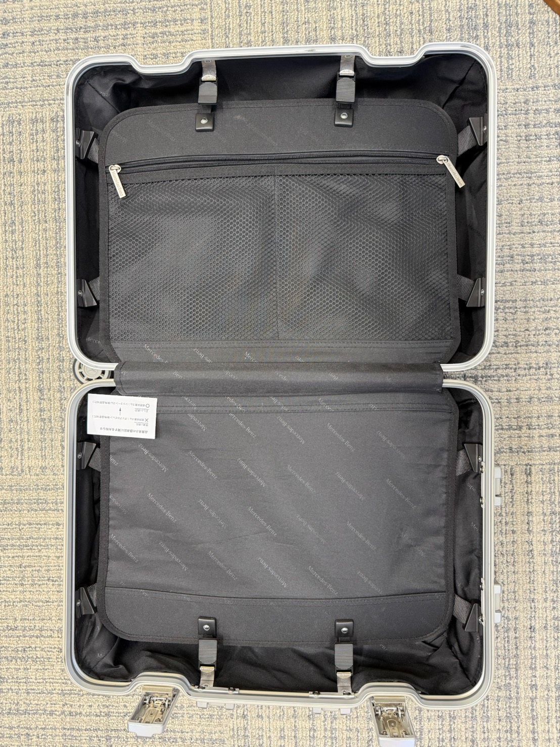 ☆メルセデスベンツ スーツケース シルバーキャリーケース - メルカリ