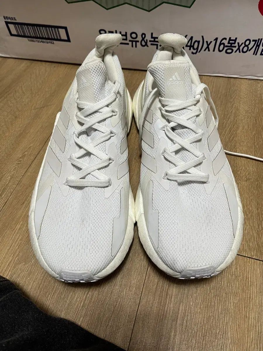アディダス ランニングシューズ 285