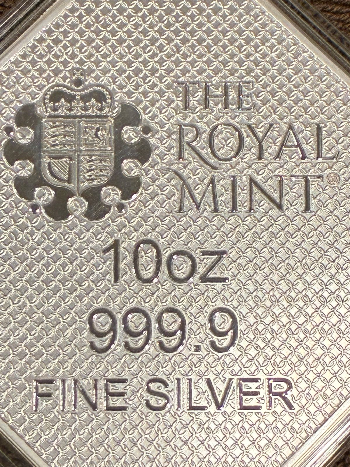  10オンスシルバー クイーンズビースト コンプリーター シルバーバー 999.9 純銀 ファインシルバー 旧貨幣 金貨 銀貨 記念硬貨 コレクション