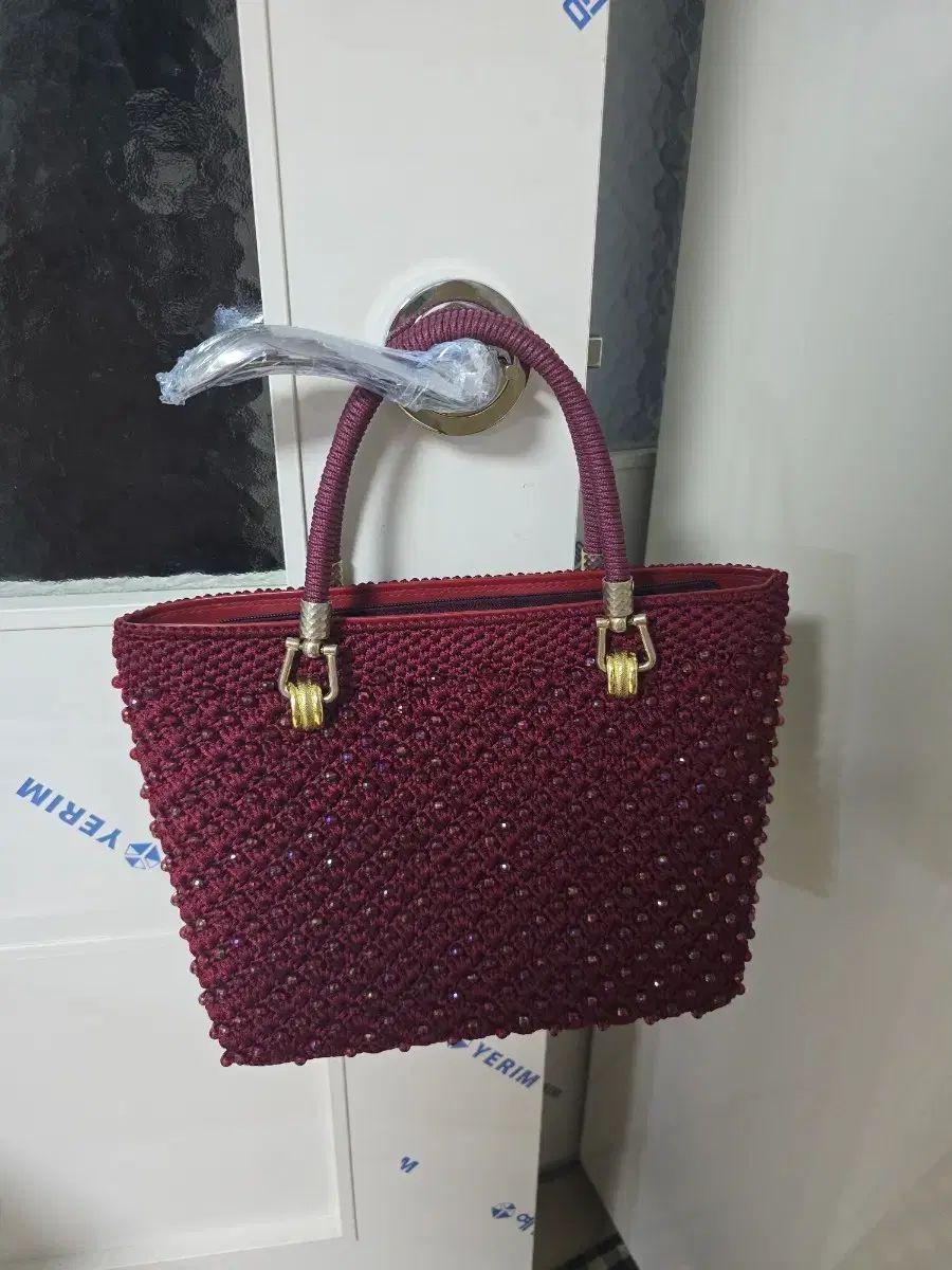 バーガンディ 編み ビーズ トートバッグ