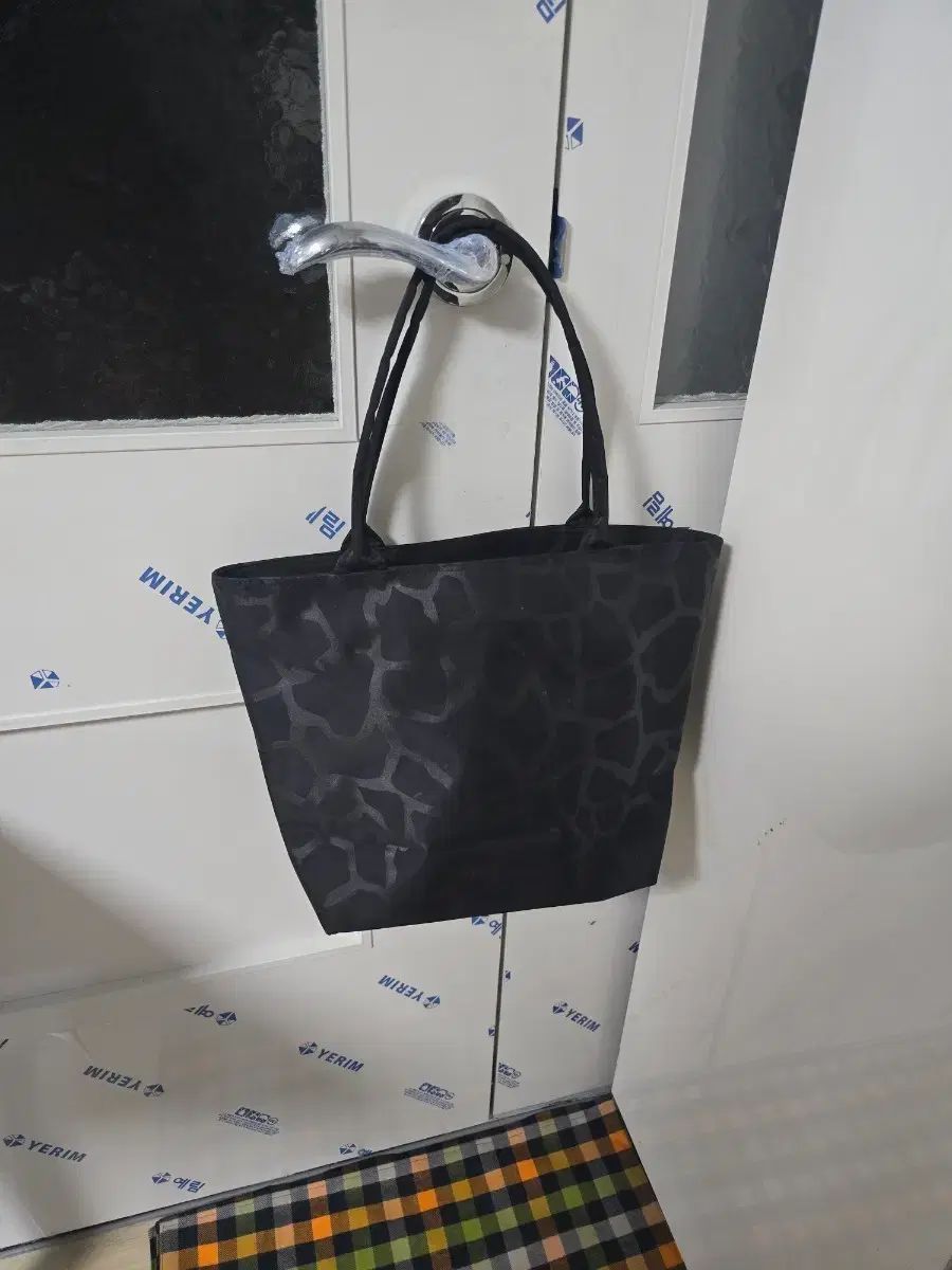 ブラック パータン ショルダー トートバッグ 高品質 득템*