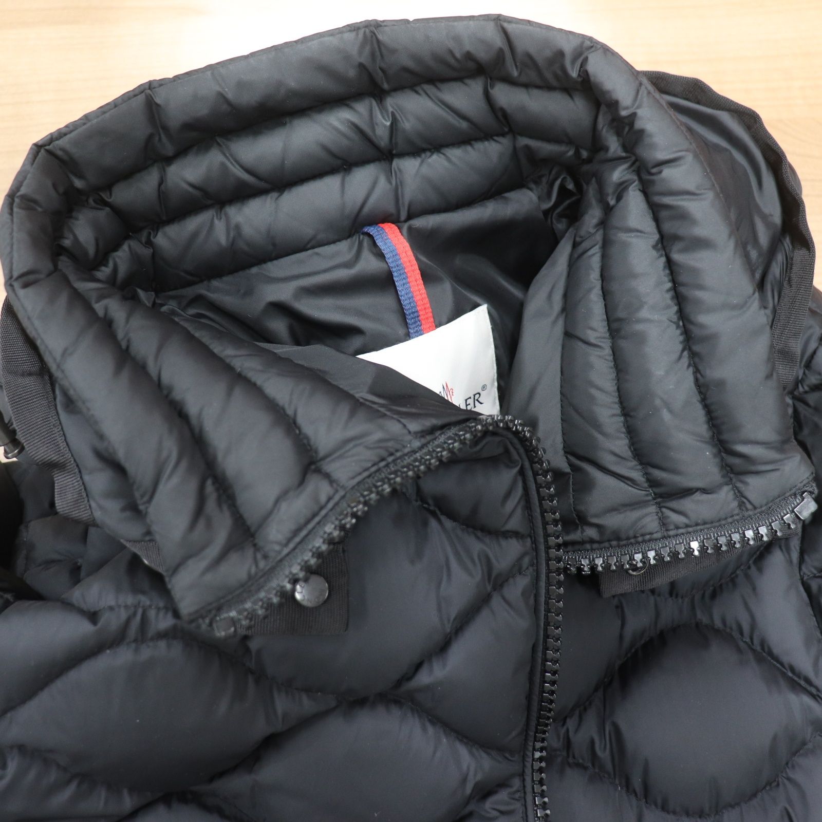 ITBZPFIR4JRM 国内正規品 MONCLER モンクレール MORANDIERES