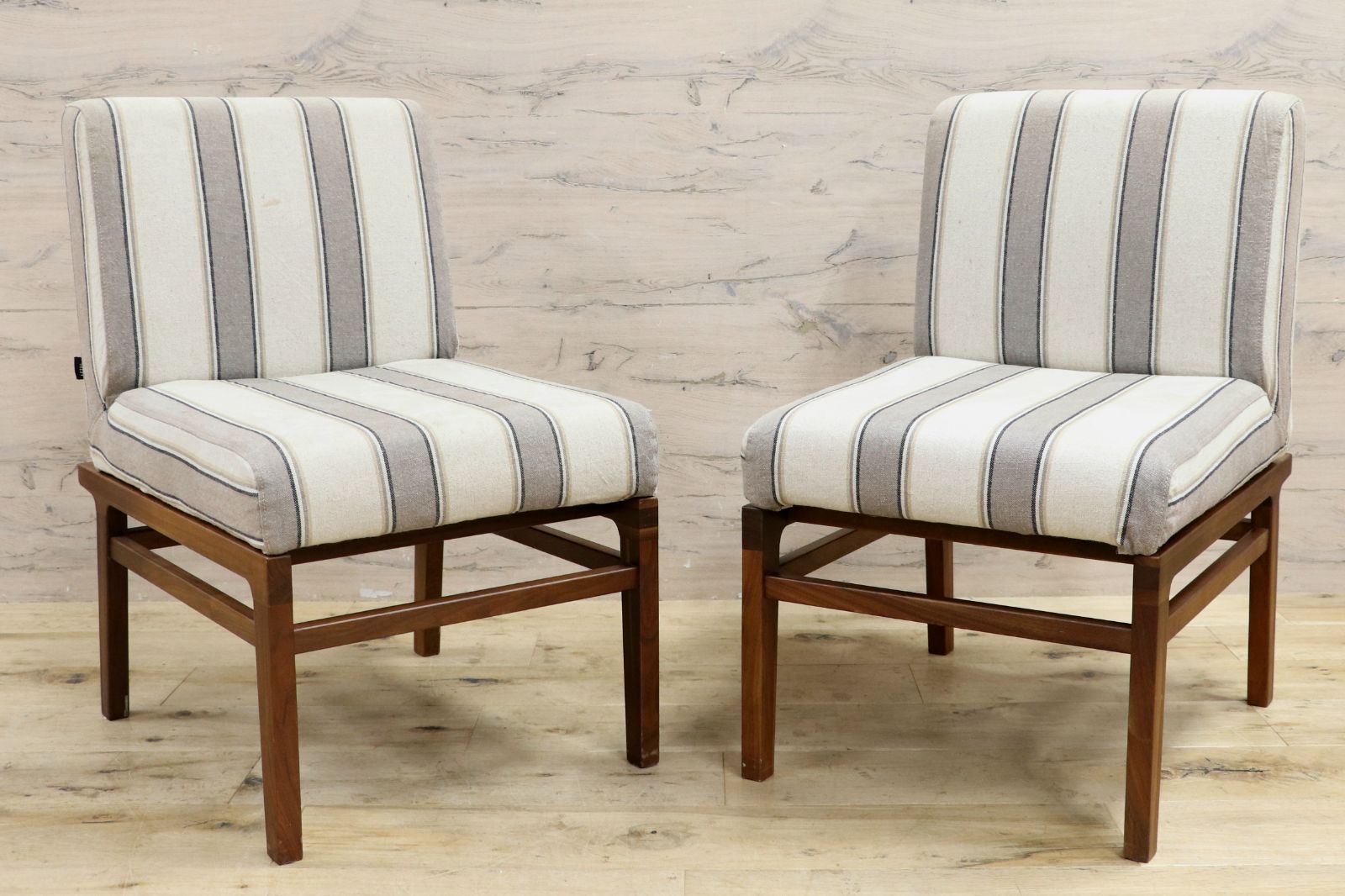 GMIK 689○ACTUS | アクタス OWN -f- オウンエフ ダイニングチェア ファブリック ウォールナット 無垢材 木製フレーム 2脚セット 椅子