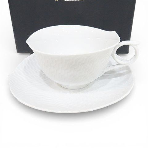 MEISSEN マイセン 波の戯れ 白系 ホワイト ティーカップ＆ソーサー