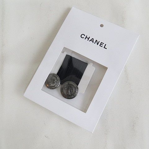 シャネル CHANEL 18 A P 59260 K 07778 94305 38 BLACK 補修糸 替えボタン