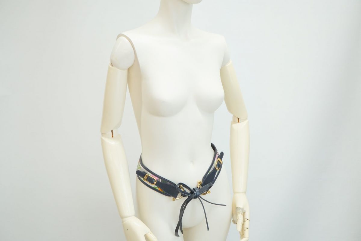 オールド グッチ ヴィンテージ 75 約M フローラ デザインベルト 花柄 フロントリボン GGロゴ 紺 ネイビー GUCCI 5001 k