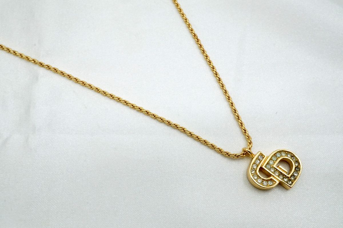 クリスチャン ディオール ネックレス ペンダント CDロゴ ラインストーン アクセサリー 金 ゴールド Christian Dior 4995 j