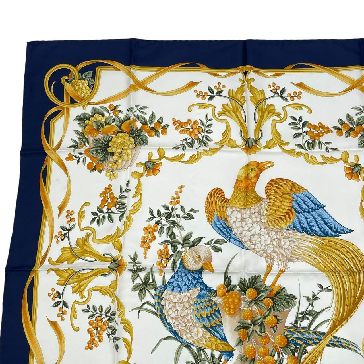 Salvatore Ferragamo サルヴァトーレ フェラガモ スカーフ 大判 シルク 花柄 鳥柄 ネイビー