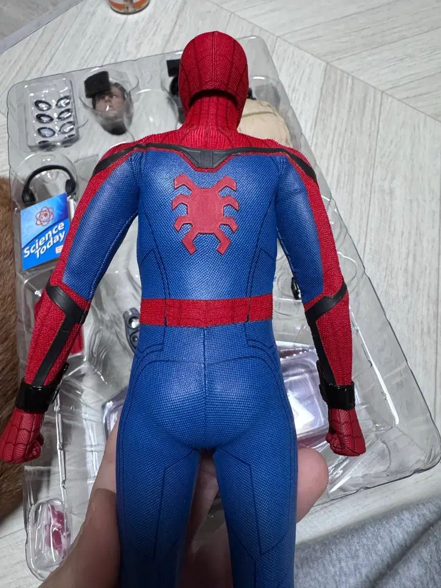 ホットトイズ スパイダーマン ホームカミング デラックス フィギュア