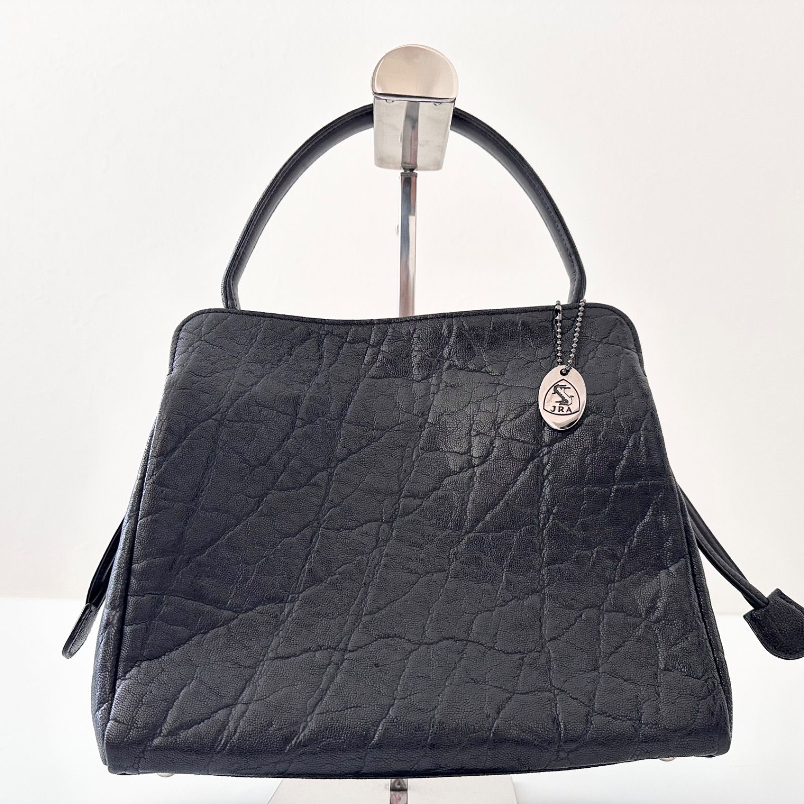 定価30万!!!最高級象革 希少色ボルドー JRA認定 エレファントハンドバッグ 定価30万!!!最高級象革 希少色ボルドー JRA認定 エレファントハンドバッグ