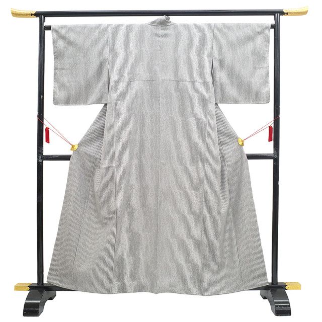 御召 着物 ♥ 正絹 お召 袷 先染め 京都 京丹後 グレー 縞 春 秋 冬 上質 パールトーン加工済み 仕立て上がり 身丈161 裄丈65 Ｍサイズ みやがわ sb 16829
