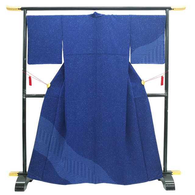 付下げ 着物 ♥ 正絹 袷 瑠璃紺色 糊蒔散らし 道長 菊 松 芝 カジュアル 春 秋 冬 付け下げ 附下げ 上質 青 紺 仕立て上がり 身丈167 裄丈68.5 Ｌサイズ みやがわ sb 16827