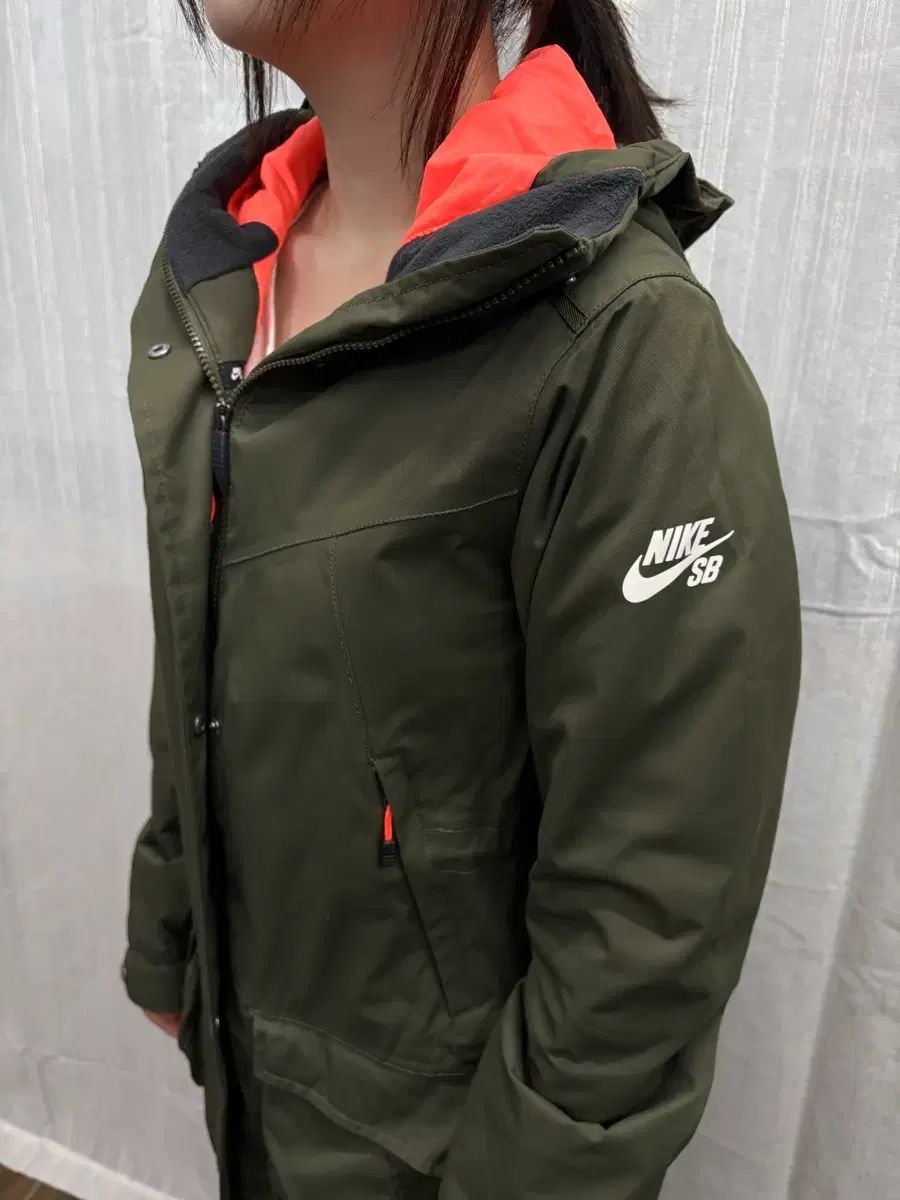 NIKE SB HARDSON パーカ カーキ色 サファリ マウンテンパーカー ジャケット