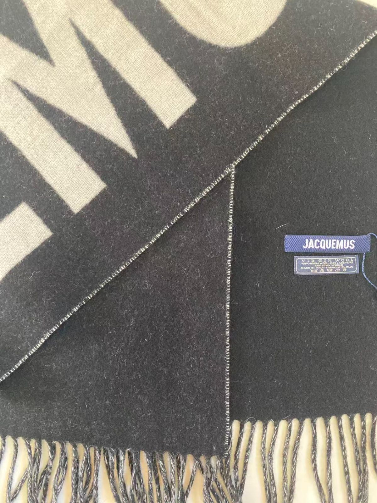 JACQUEMUS ジャックムス マフラー ロゴマフラー ブラック - メルカリ