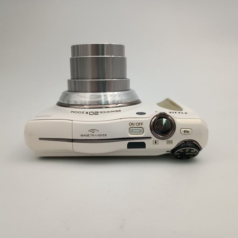 White コンパクトデジタルカメラ