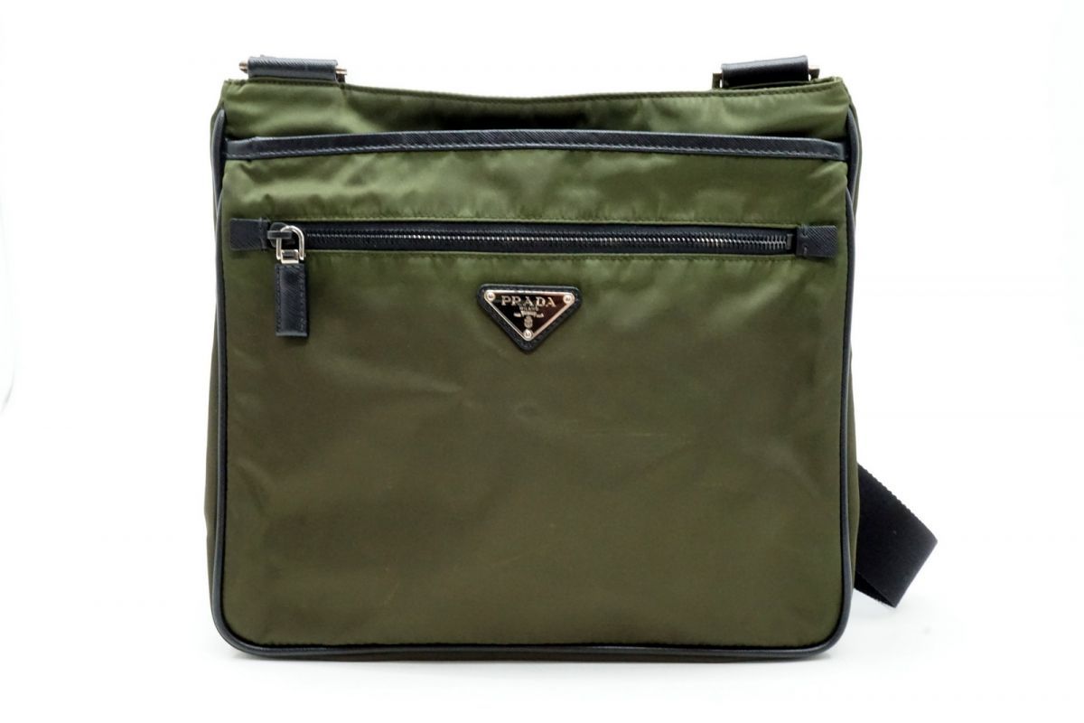プラダ ショルダーバッグ メッセンジャー 三角ロゴプレート 軽量
