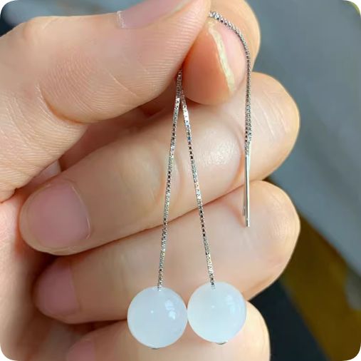 シルバー925製のホワイトオニキスを使用したフープピアス 約6 cmの長さでエレガントな印象