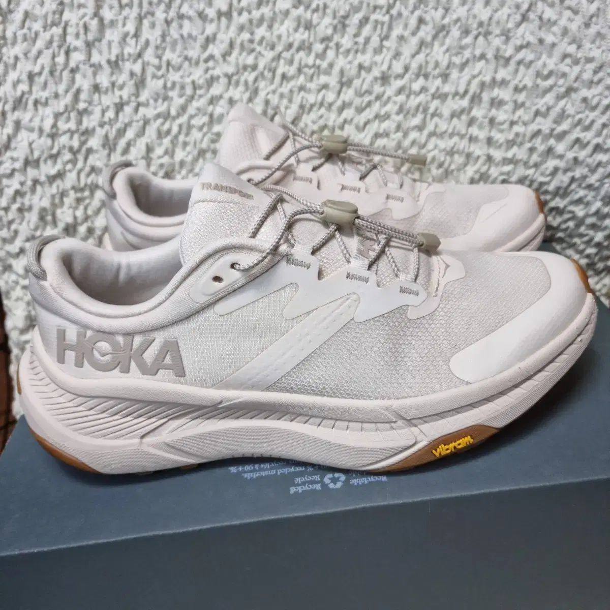 HOKA ONE ホカオネオネ W Transport スニーカー 250