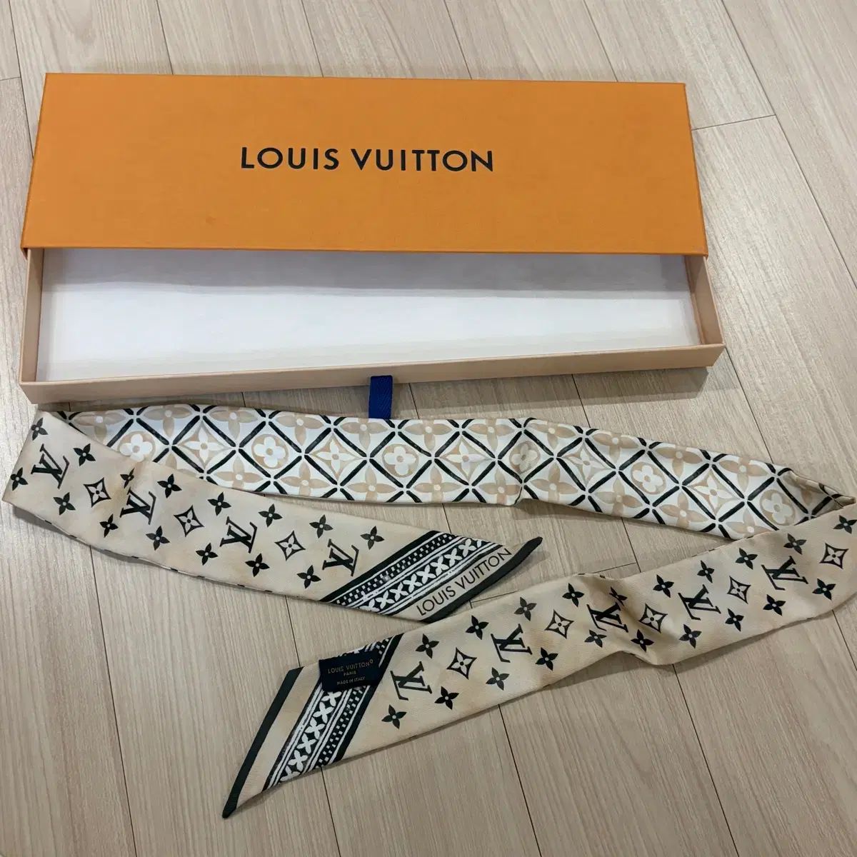 Louis Vuitton ルイヴィトン シルク スカーフ バンド ツイリー - メルカリ