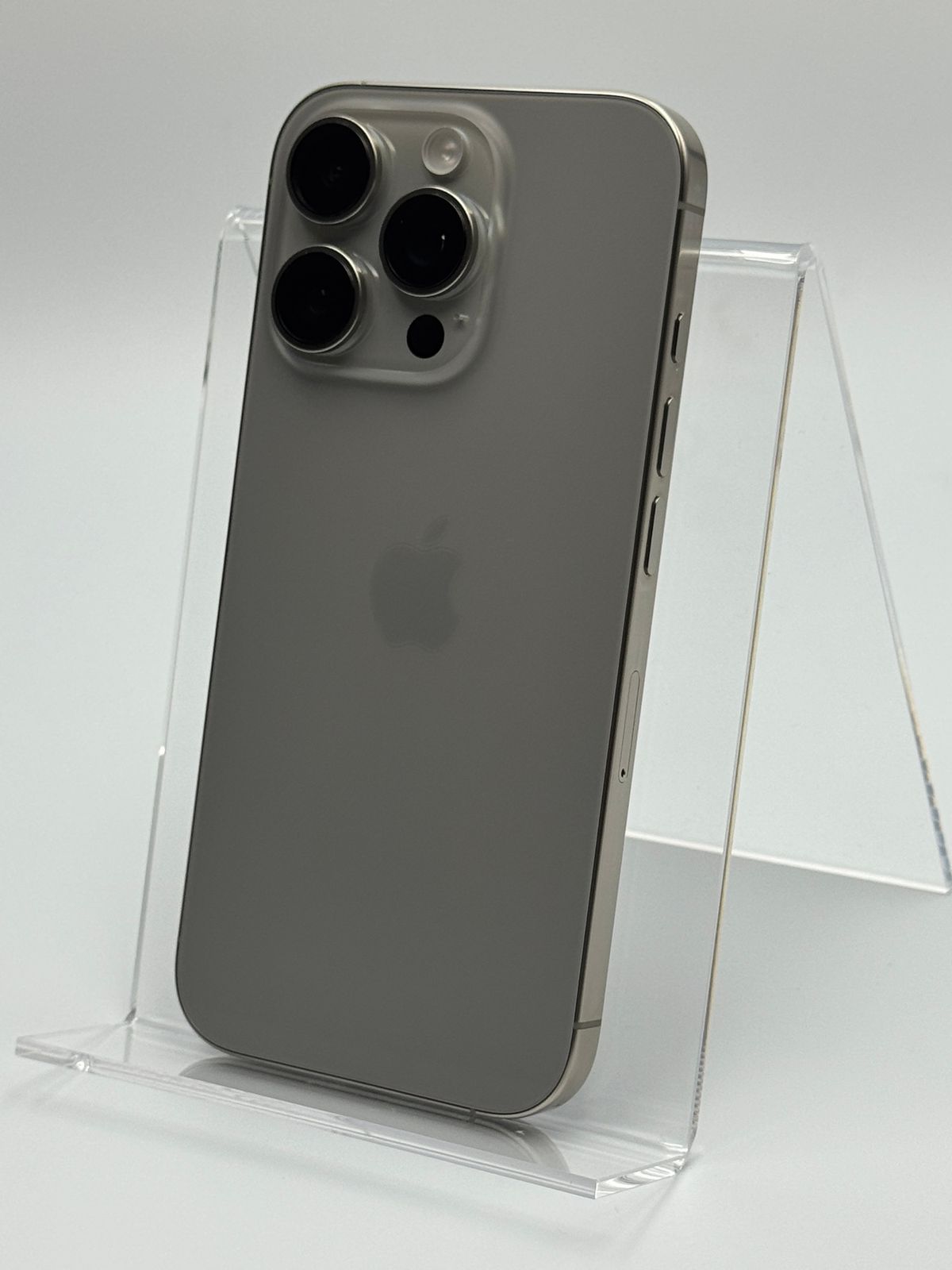 A海外版 iPhone 16 Pro 512 GB ナチュラルチタニウム バッテリー 92% SIMフリー 白ロム