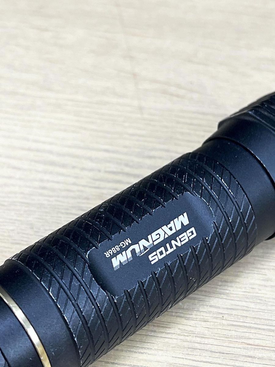 GENTOS ジェントス MAGNUM マグナム ハンディLEDライト MG-886R - メルカリ