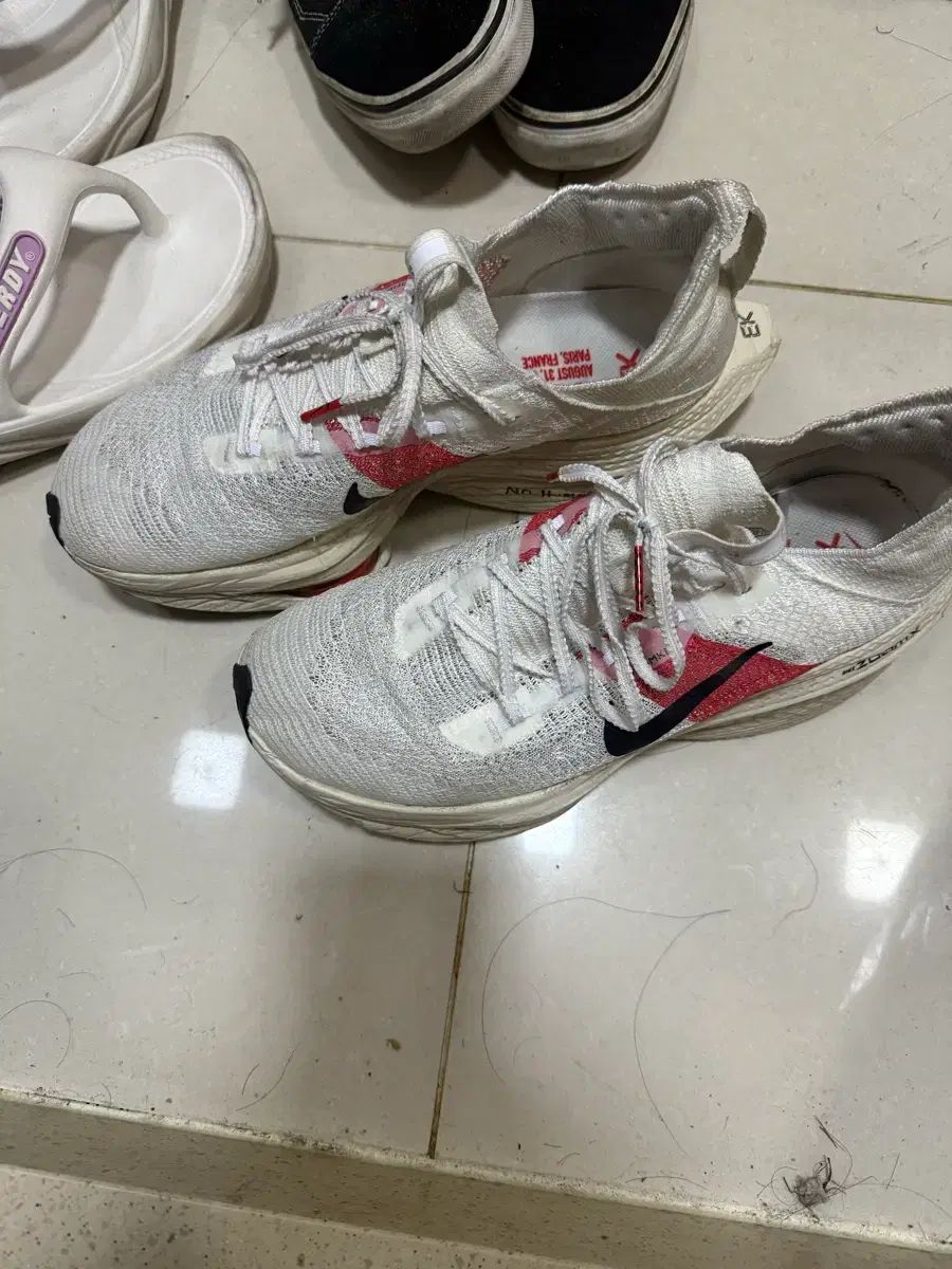 ナイキ ズームX EK 白 ランニングシューズ