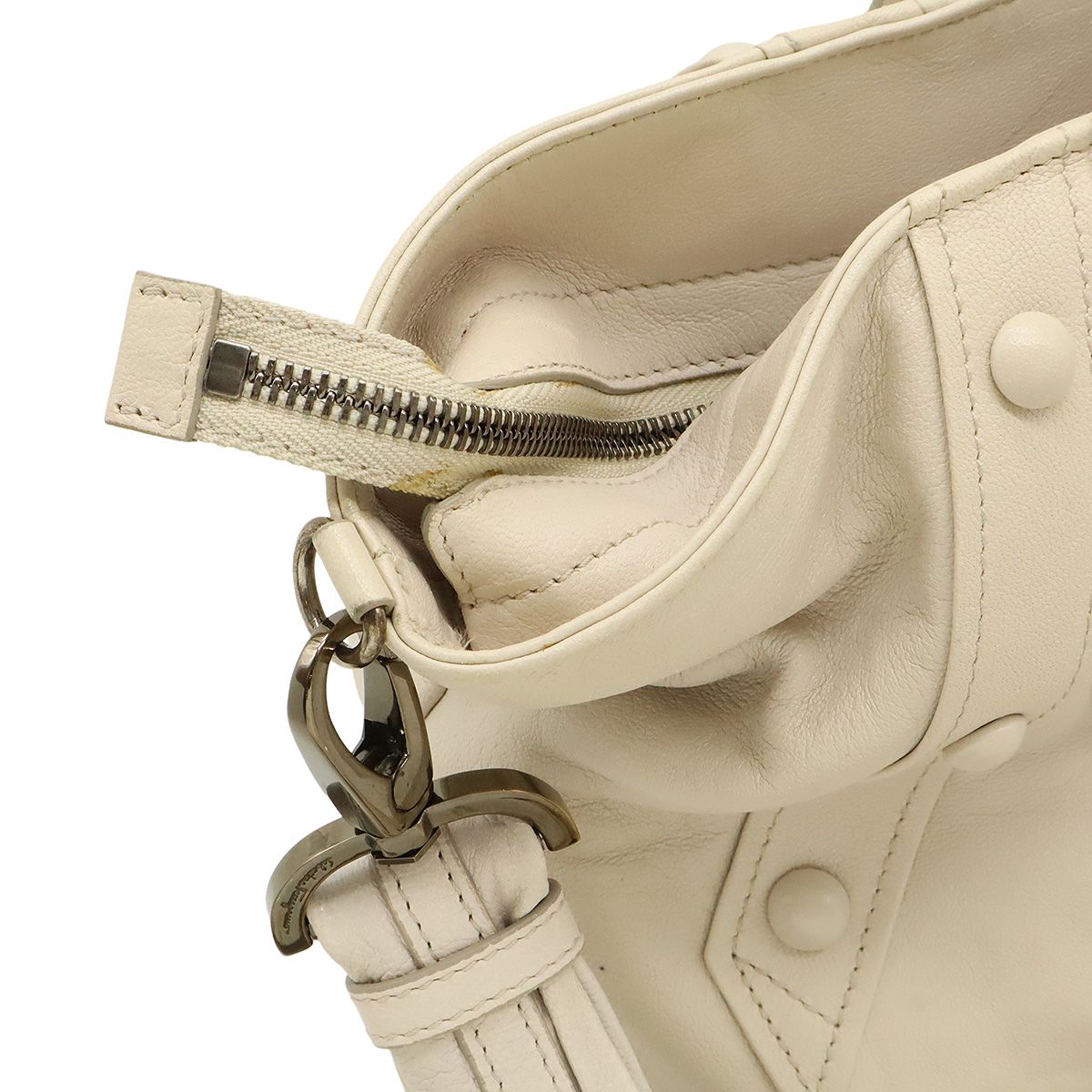 Salvatore Ferragamo サルヴァトーレ フェラガモ ガンチーニ パンチング トートバッグ ハンドバッグ 2WAYショルダー レザー アイボリー FJ-21 A727 Salvatore Ferragamo サルヴァトーレ フェラガモ ガンチーニ