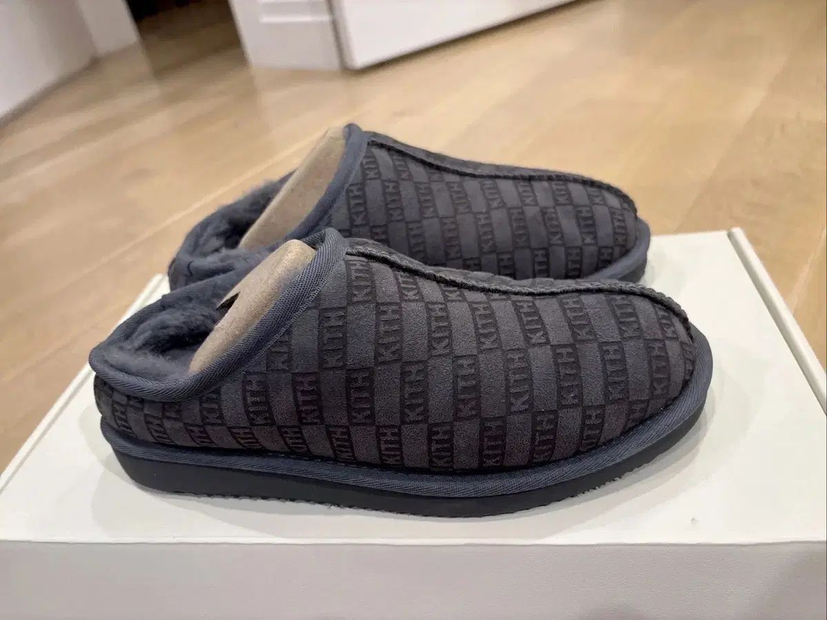 KITH モノグラム Shearling スリッパ