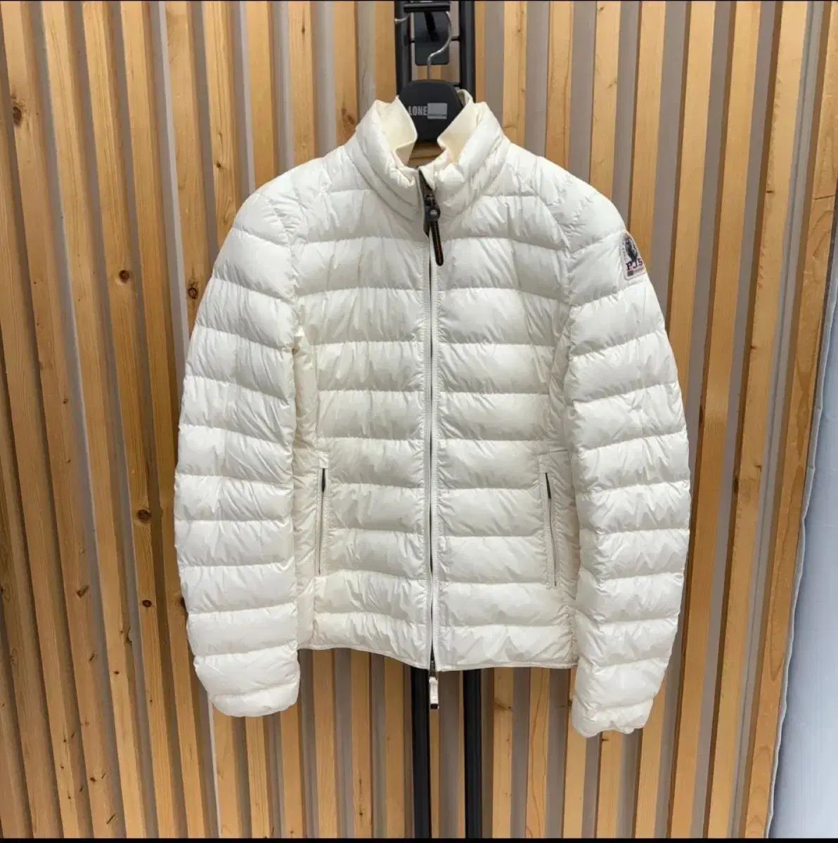 PARAJUMPERS 白 軽量ダウン