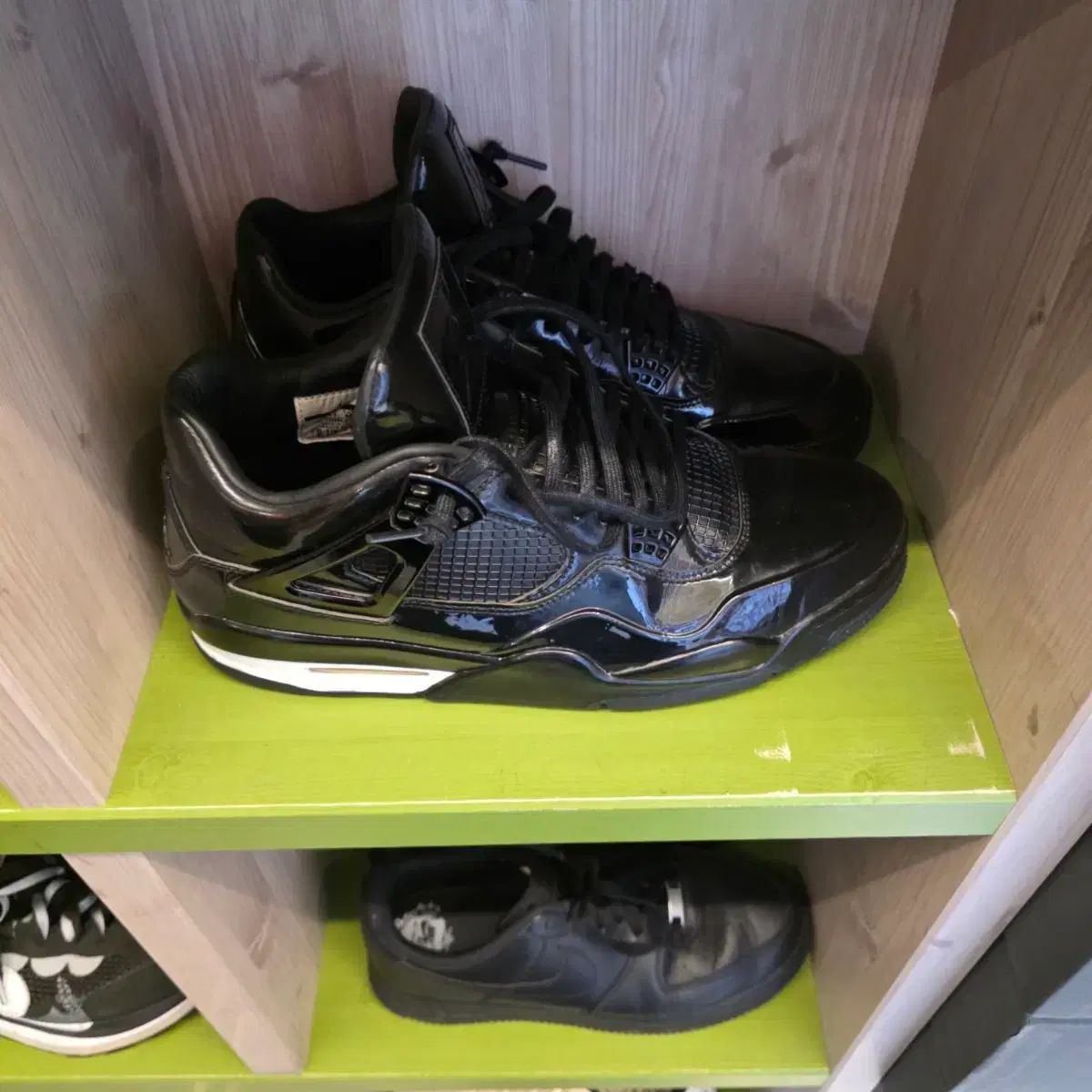 ナイキ エア ジョーダン 4 ブラック