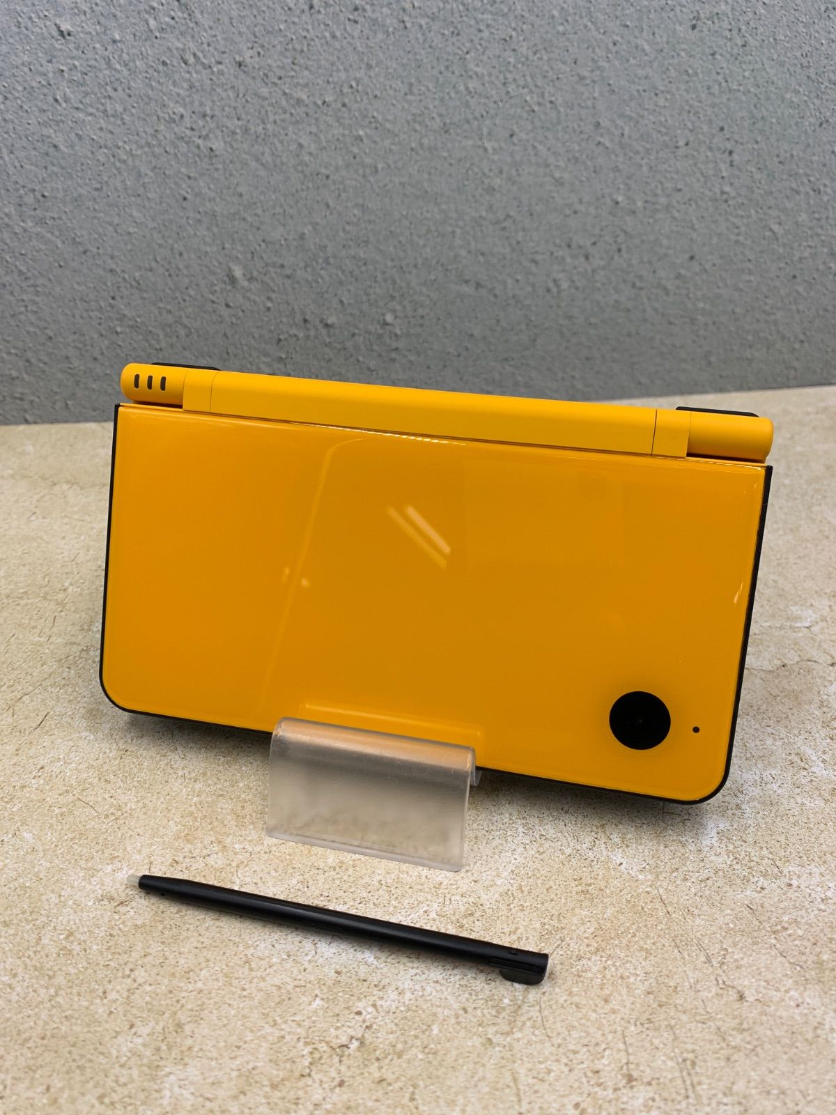 ニンテンドーDSi LL 本体 イエロー 【公式通販】