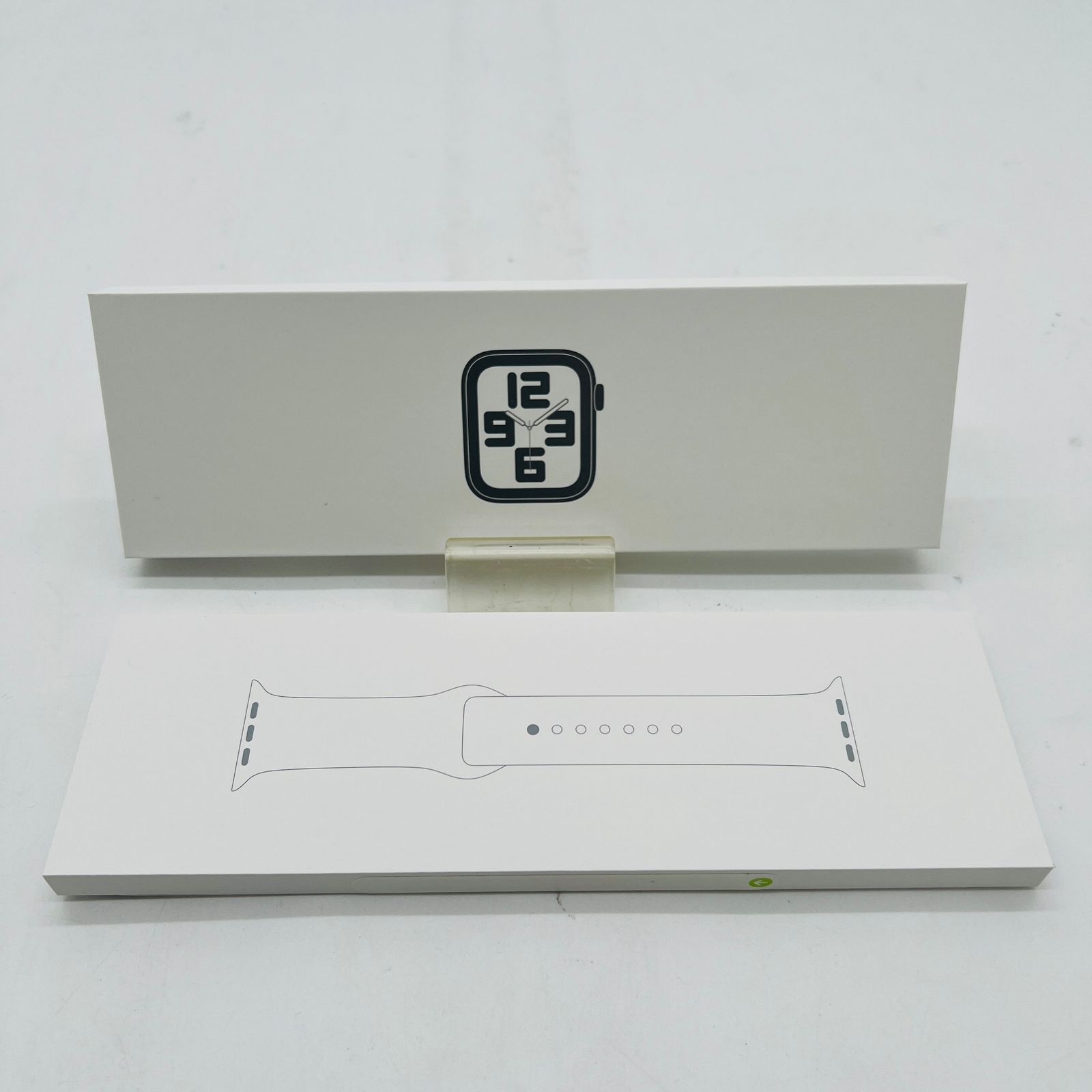 Apple Watch SE 2 GPSモデル 40 mm FXEF 3 J|A スターライトスポーツバンド S|M