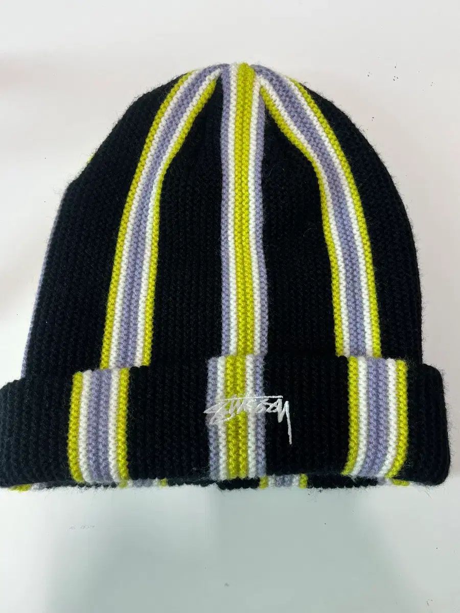STUSSY ブラック マルチ ストライプ ビーニー