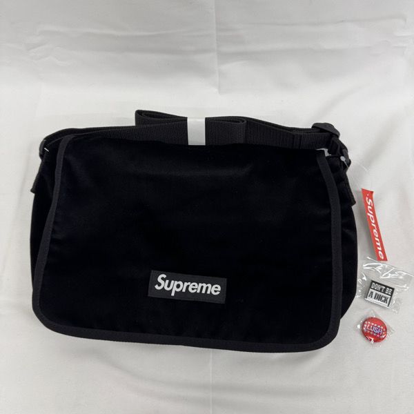 シュプリーム　Velvet Small Messenger Bag ブラック Supreme Velvet Small Messenger Bag シュプリーム メッセンジャー