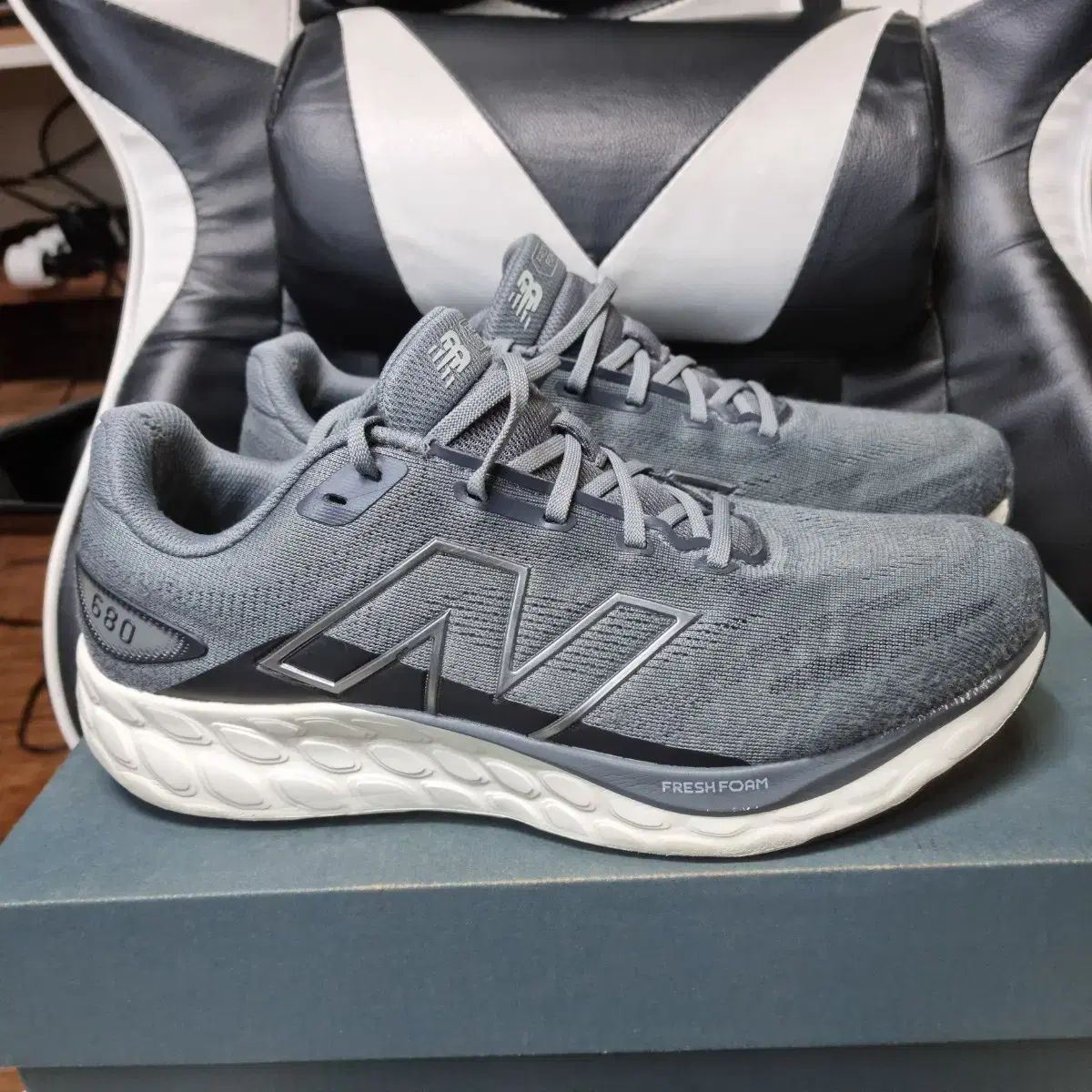 ニュー ンス 680 スニーカー 275