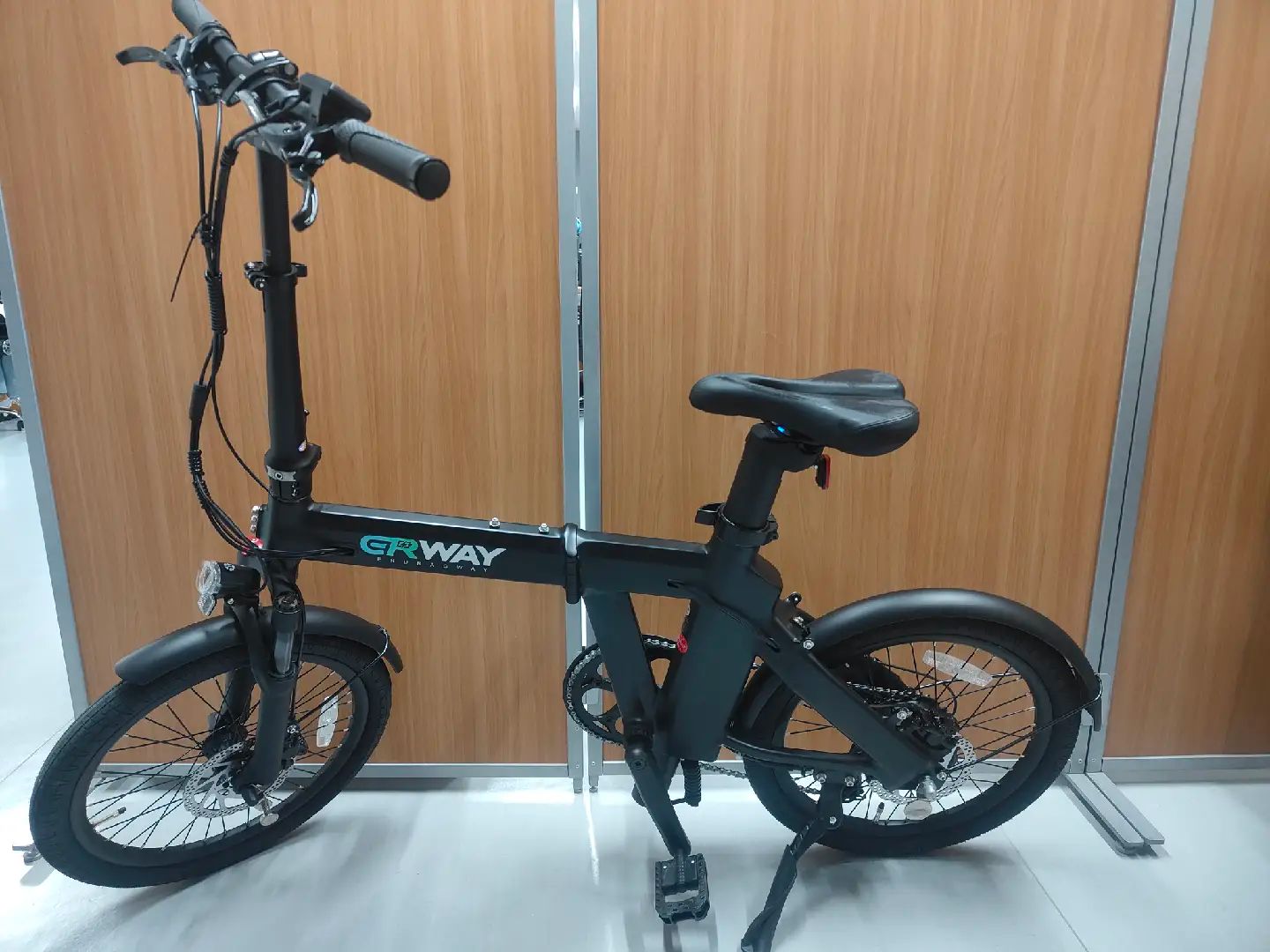 新春 開催中 折りたたみ電動アシスト自転車 ブラック