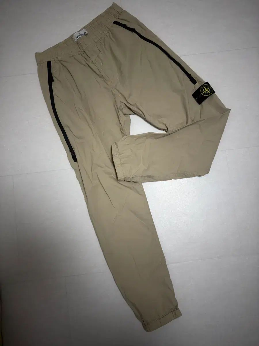 M 30 size ストーンアイランド ナイロン ジョガー パンツ ベージュ