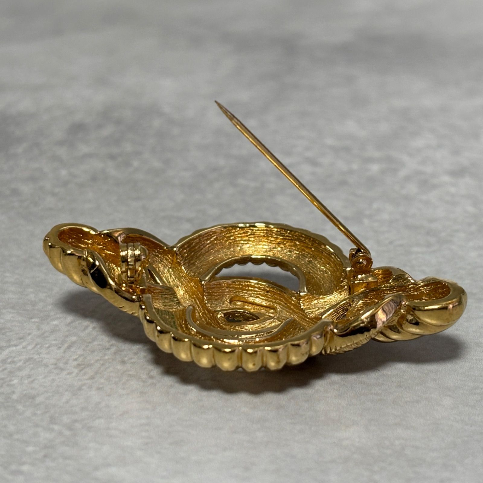 Christian Dior ブローチ ロープ ノット ゴールド Christian Dior