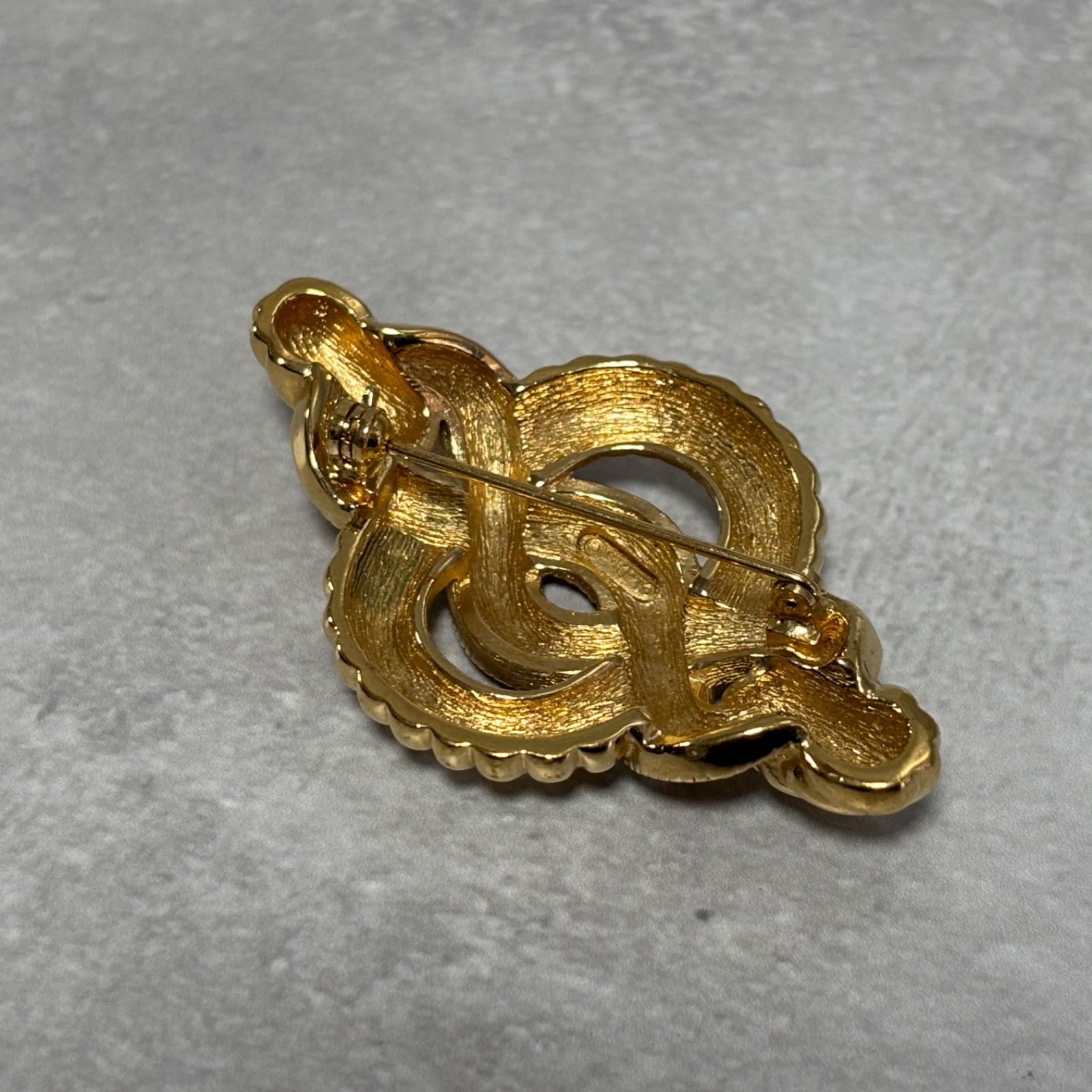 Christian Dior クリスチャンディオール ブローチ ゴールドカラー