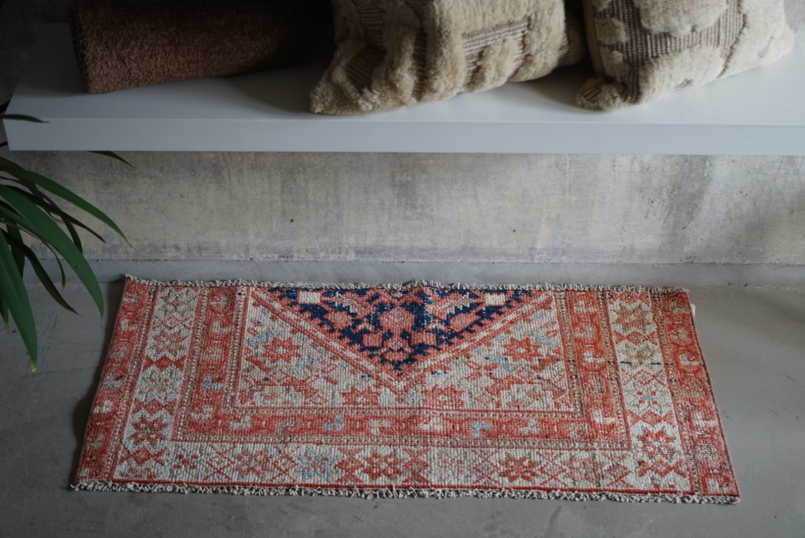 ヴィンテージラグ トルコ ウシャク レッド スモールサイズ 1970年代 96.5 × 44 cm No.TR 25241