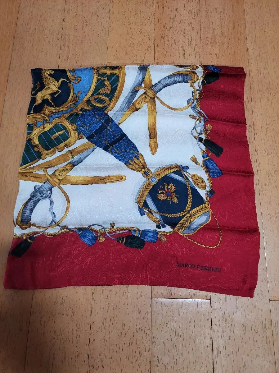 MARCO FERRERI シルクスカーフ トータルコーデ バンダナ スカーフ 