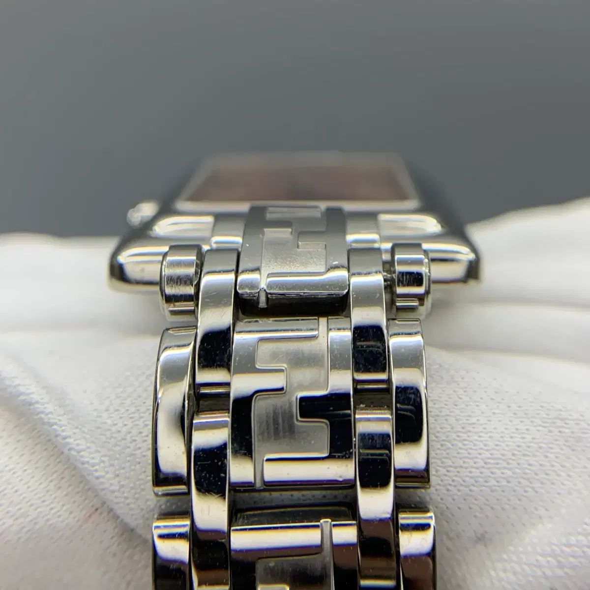  フェンディ オロロジ ピンク ダイアル ステンレス スチール クォーツ ウォッチ 腕時計(クォーツ) 腕時計(アナログ)