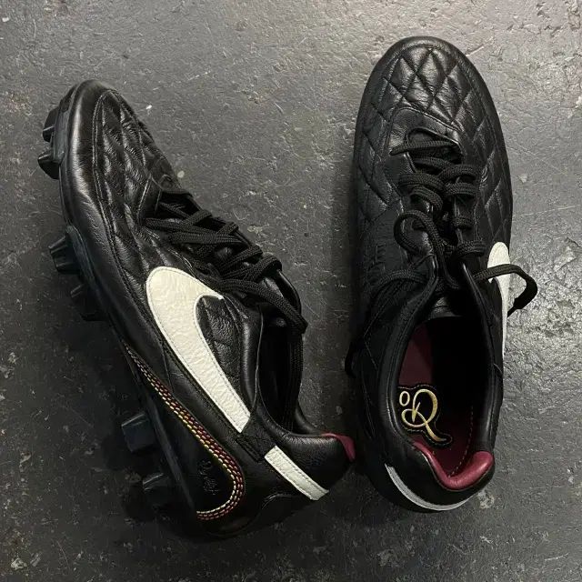 260 NIKE ティエンポ R 10 ホナウジーニョ HG サッカーシューズ